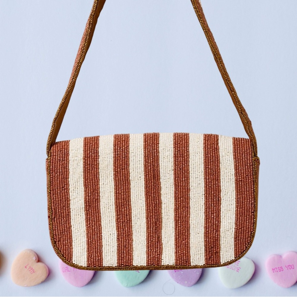 Teddy Bear Beaded Bag 🧸💕 - Picture 5 of 5